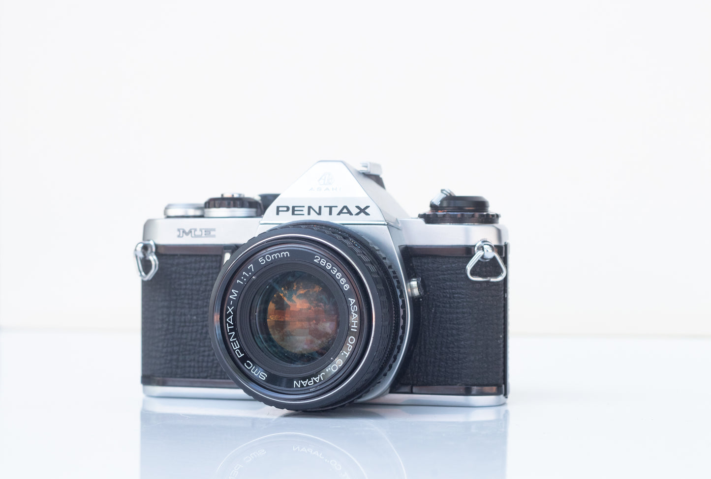 Pentax ME: Compact and Powerful 35mm Film Camera