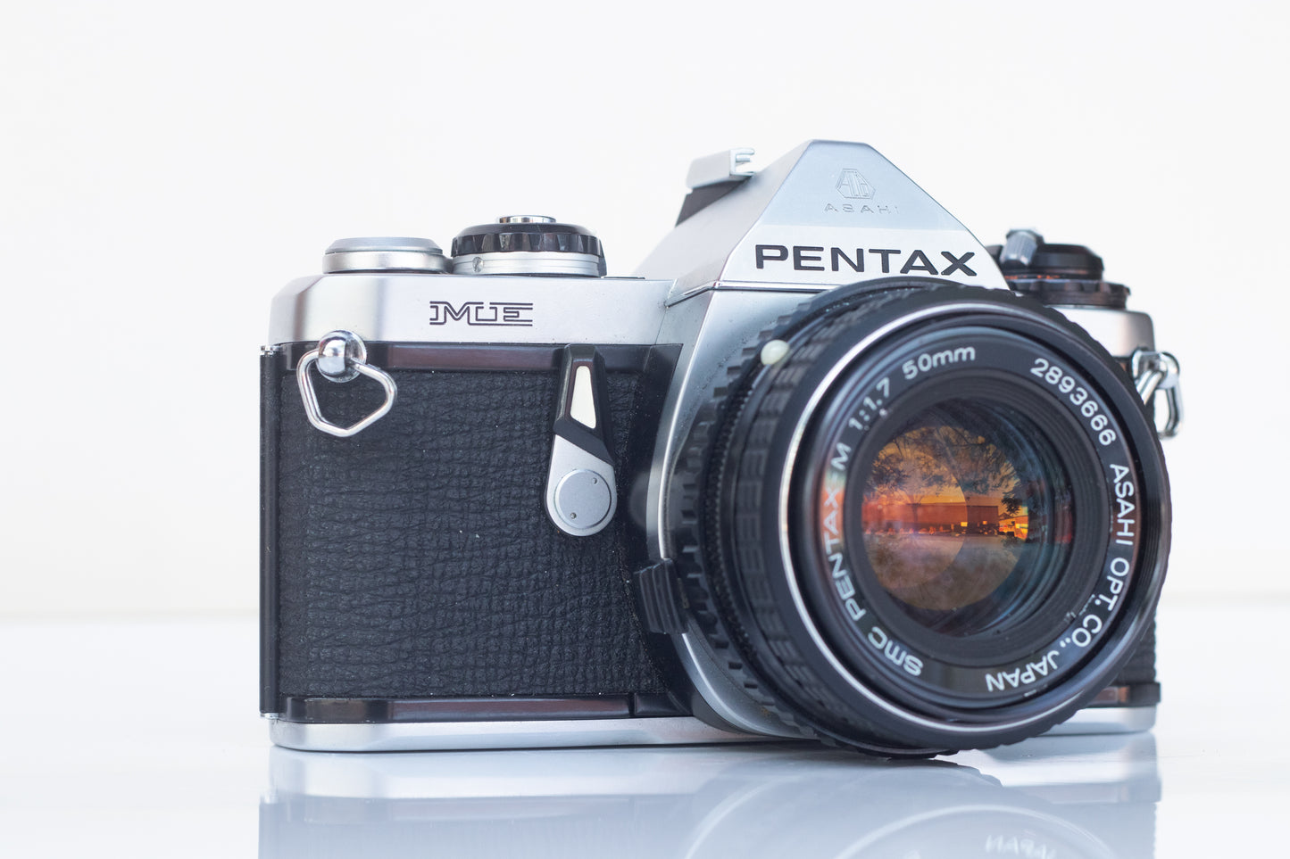 Pentax ME: Compact and Powerful 35mm Film Camera