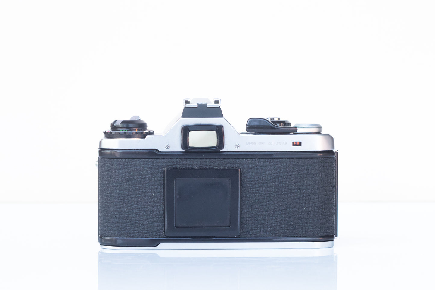 Pentax ME: Compact and Powerful 35mm Film Camera