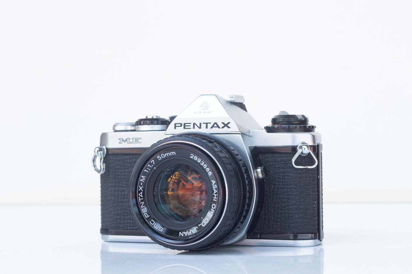 Pentax ME: Compact and Powerful 35mm Film Camera