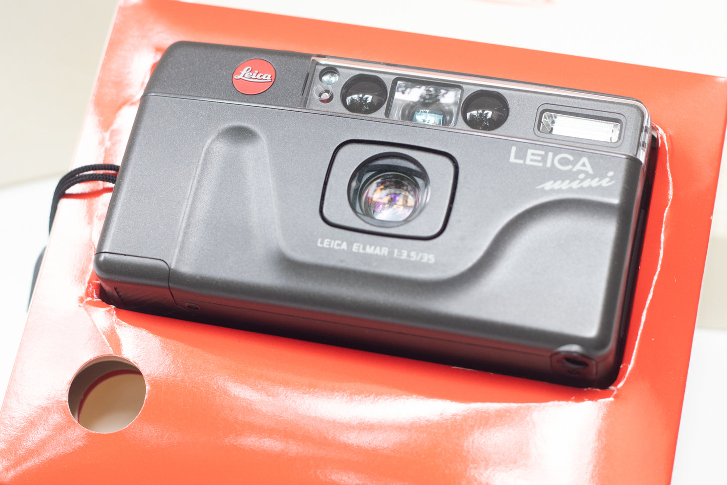 Leica Mini High End Point & Shoot | Top Mint, Fully Working | In Leica Case