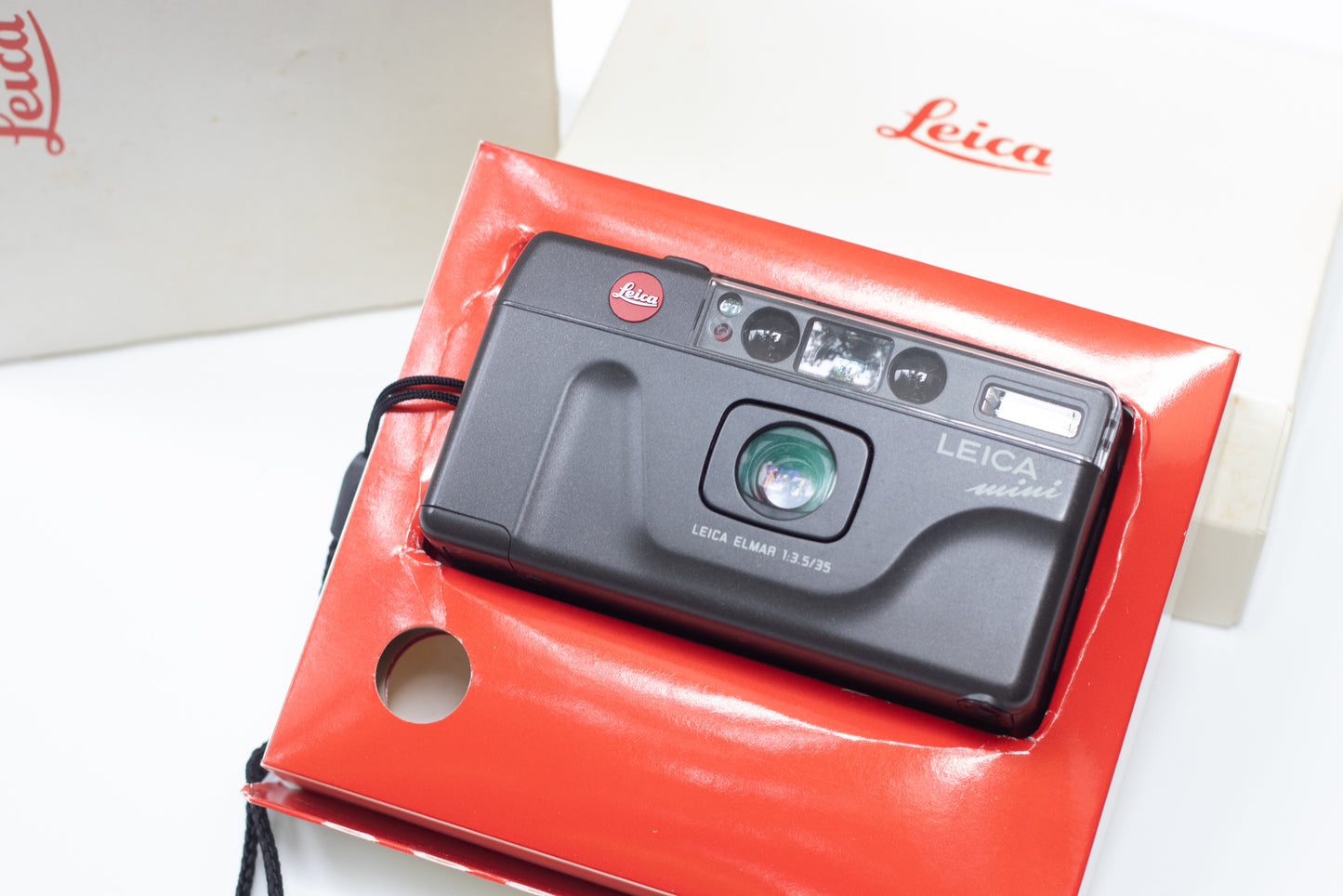 Leica Mini High End Point & Shoot | Top Mint, Fully Working | In Leica Case