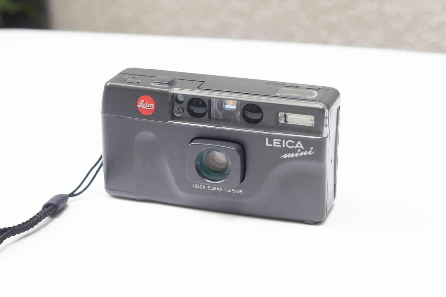 Leica Mini High End Point & Shoot | Top Mint, Fully Working | In Leica Case