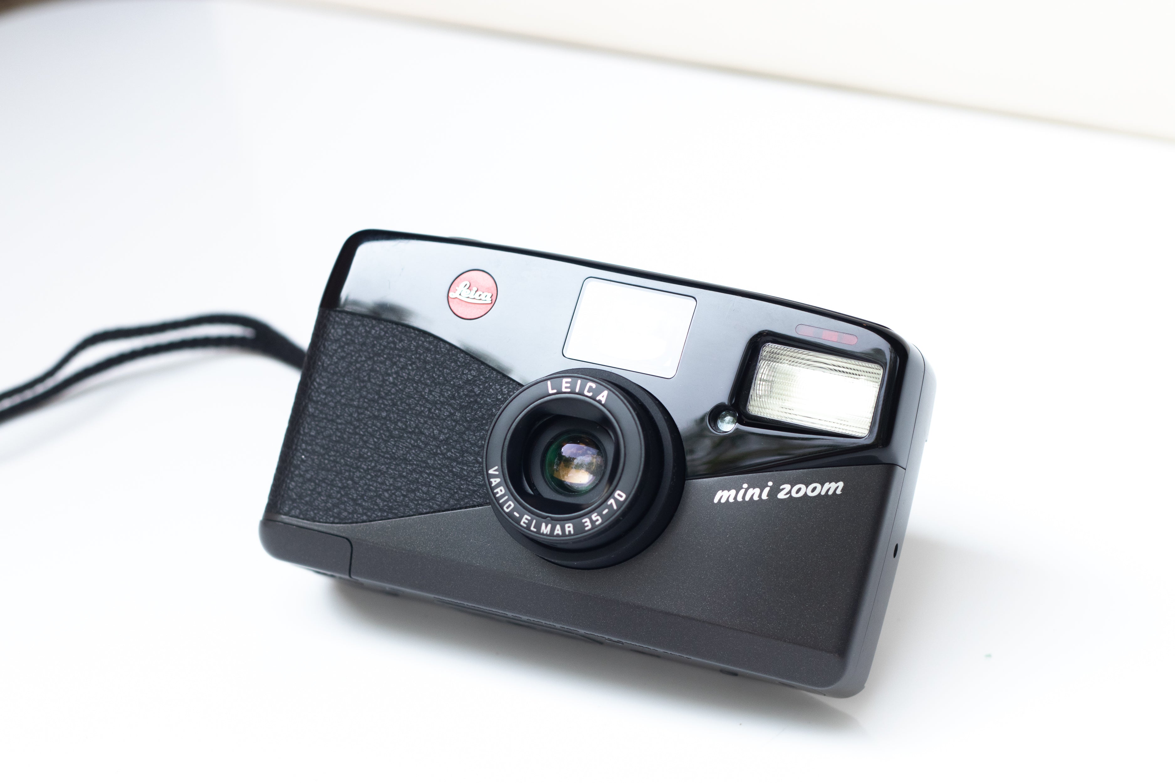 Leica Mini Zoom | 35mm High End Point and Shoot | Film Camera