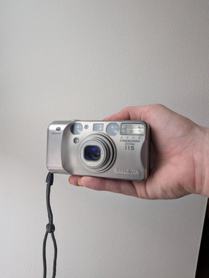 Minolta Freedom Zoom 115 | Classic 35mm Point & Shoot Film Camera | Beginner Friendly !