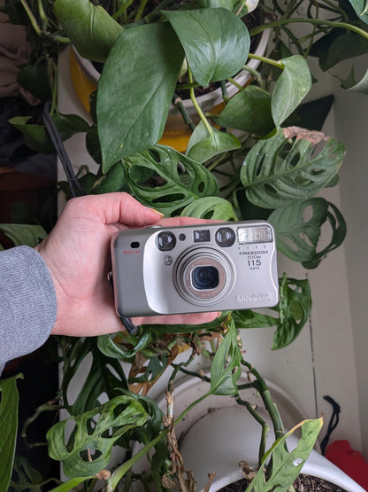 Minolta Freedom Zoom 115 Date | Classic 35mm Point & Shoot Film Camera | Beginner Friendly !