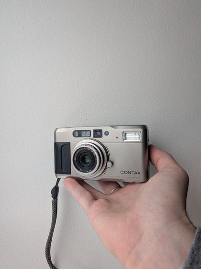 Contax TVS Deluxe High End 35mm Film Camera | Carrying Case