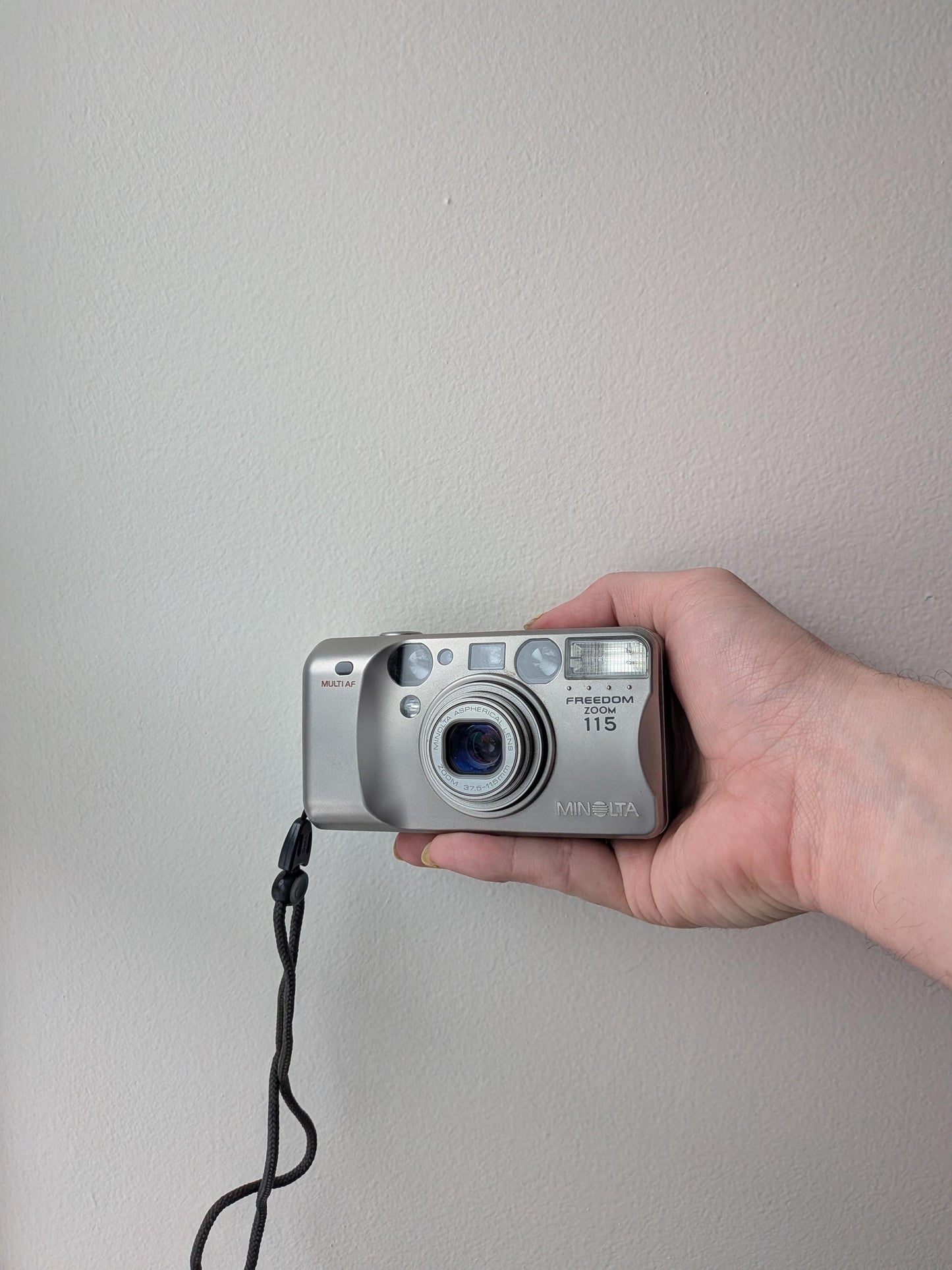 Minolta Freedom Zoom 115 Date | Classic 35mm Point & Shoot Film Camera | Beginner Friendly !